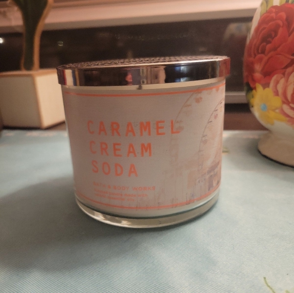 Bath & Body Works Caramel Cream Soda